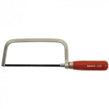 Una segueta o sierra de marquetería es una herramienta cuya función es  cortar o serrar